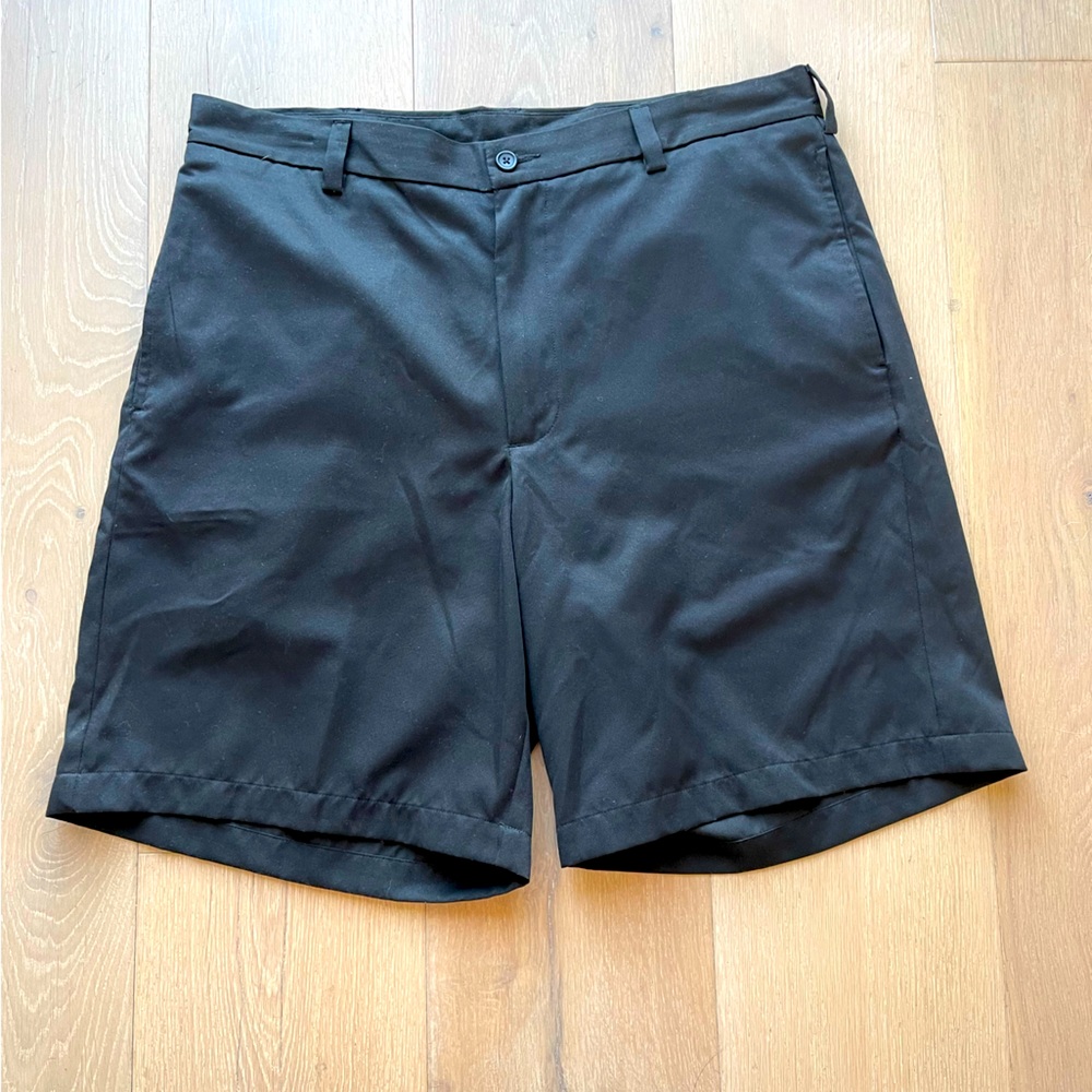 Lyle & Scott dress shorts. Size 36W.